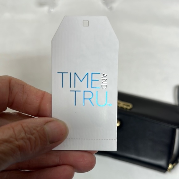 Time and Tru Black and Gold Wallet with Sleek Design - Picture 2 of 13